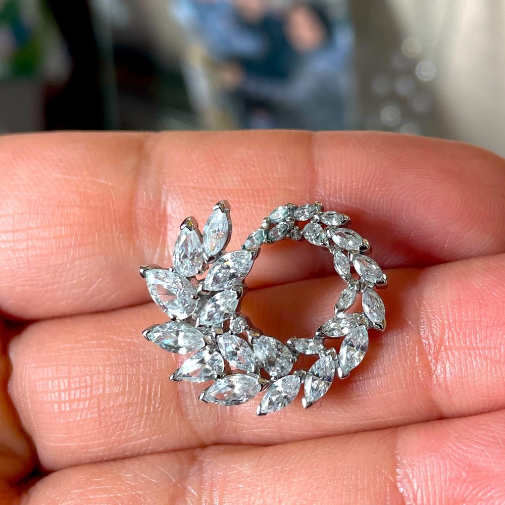 ISO Swarovski earrings